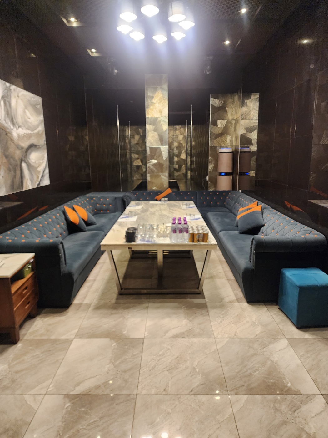 Dark Lounge