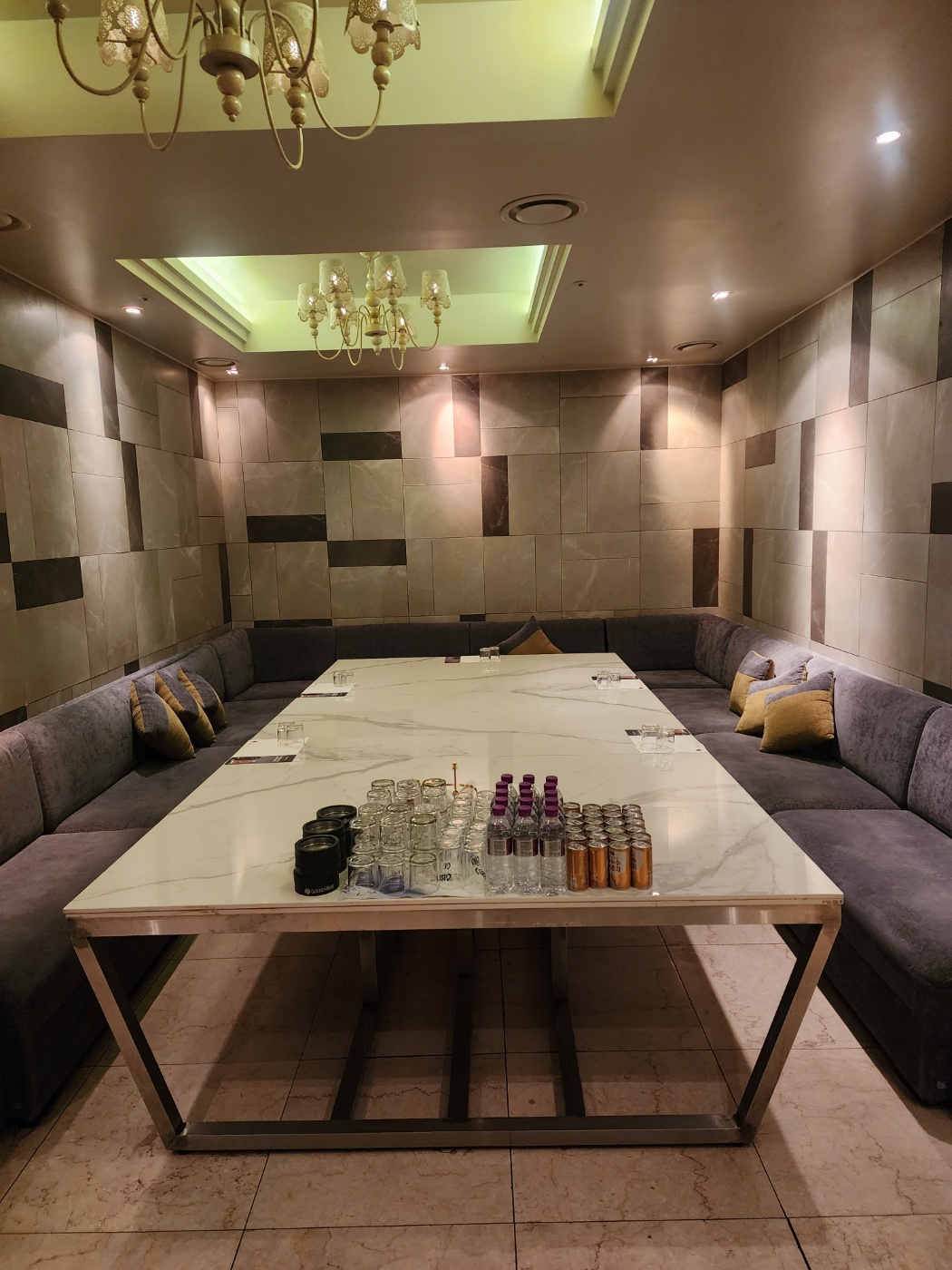 Marble Lounge
